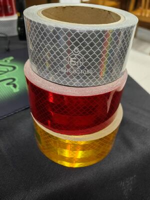 ECE104R Metalize Sarı Renkli E11 Kamyon Güvenliği için Reflektif Bant