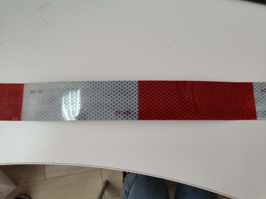 Kamyon Arabası için Metalize Kendinden Yapışkanlı Kırmızı ve Beyaz Reflektif Bant
