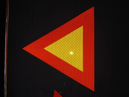 Advertisement Reflective Sheeting Glass Bead Type Red White Yellow Blue Color 3-5years Warranty Type