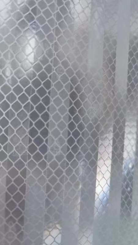 Karayolu Güvenliği İçin Mühendislik Sınıfı EGP PET Yansıtıcı Levha Prizmatik Yansıtıcı Vinil Filmler Etiket Rulosu